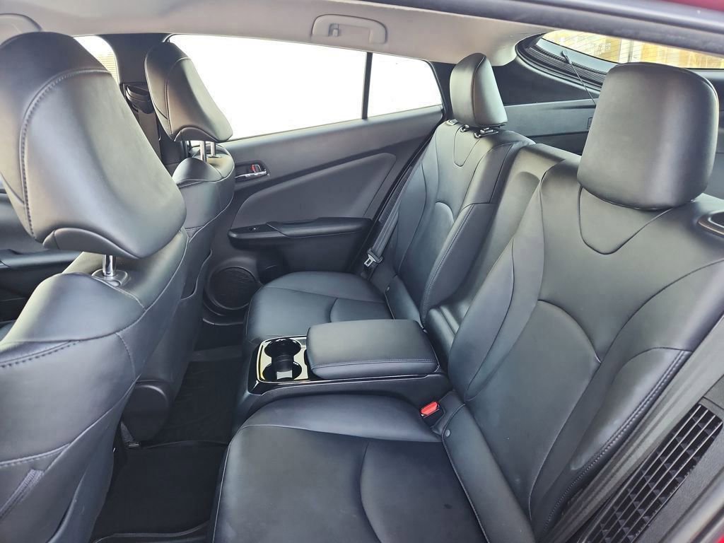 Used 2017 Toyota Prius Prime Premium image 10