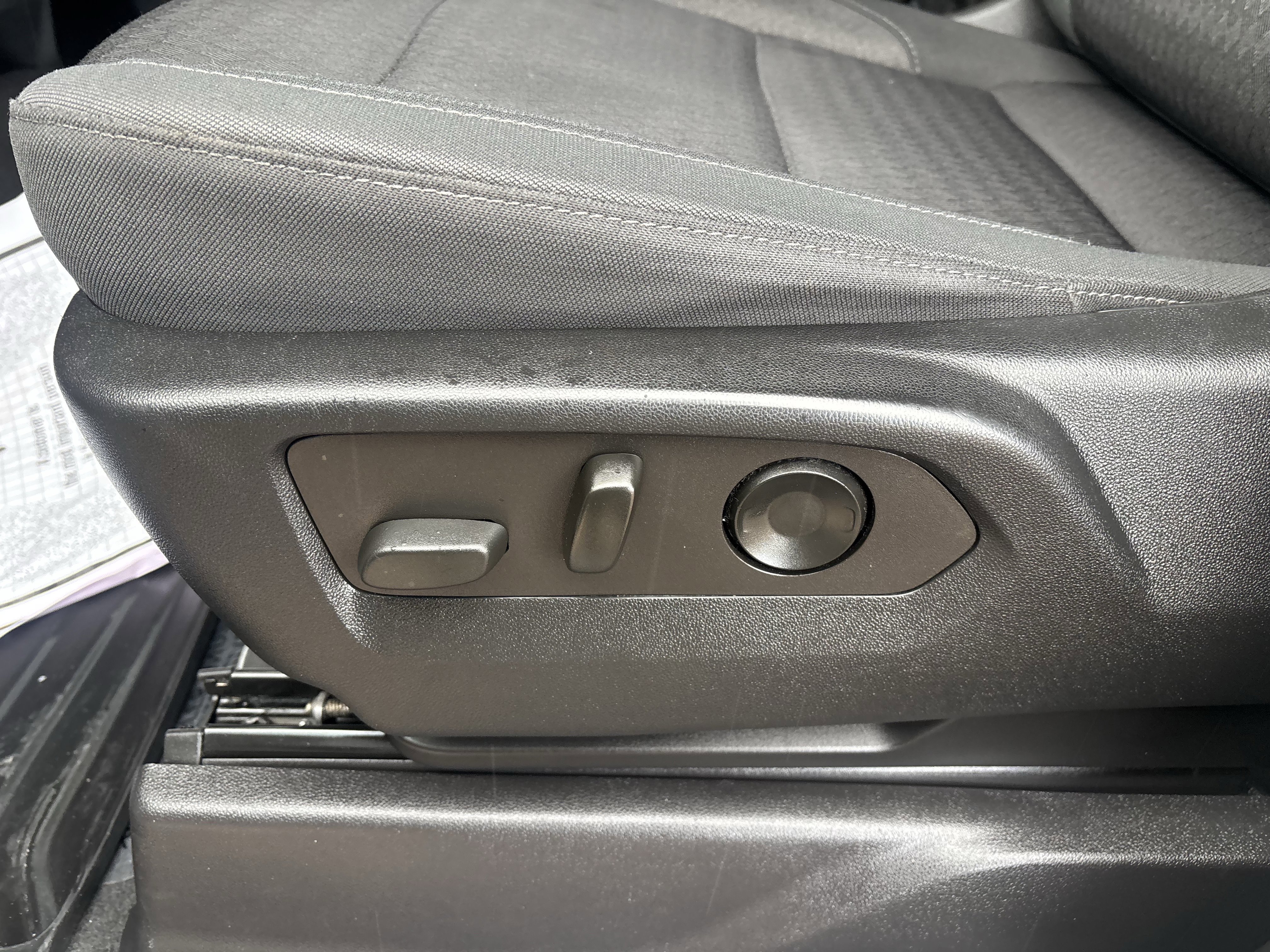 Used 2022 Chevrolet Silverado 1500 Custom Trail Boss w/ LPO, Dark Essentials Package image 13