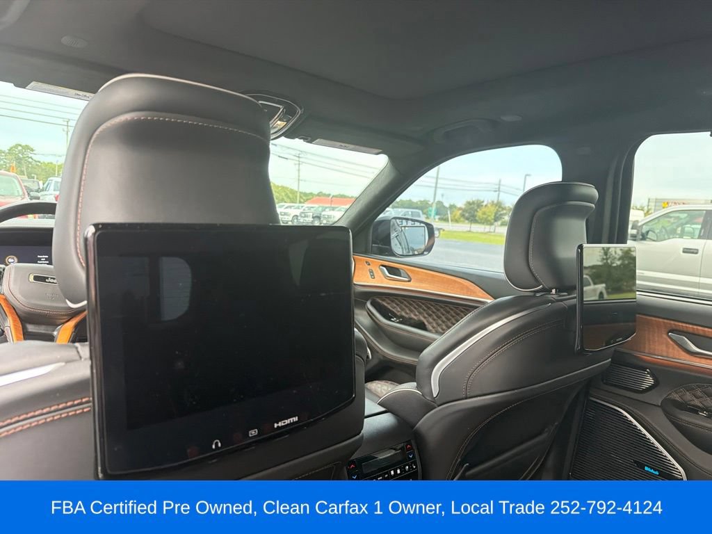 Used 2023 Jeep Grand Cherokee L Summit AWD/4WD image 8
