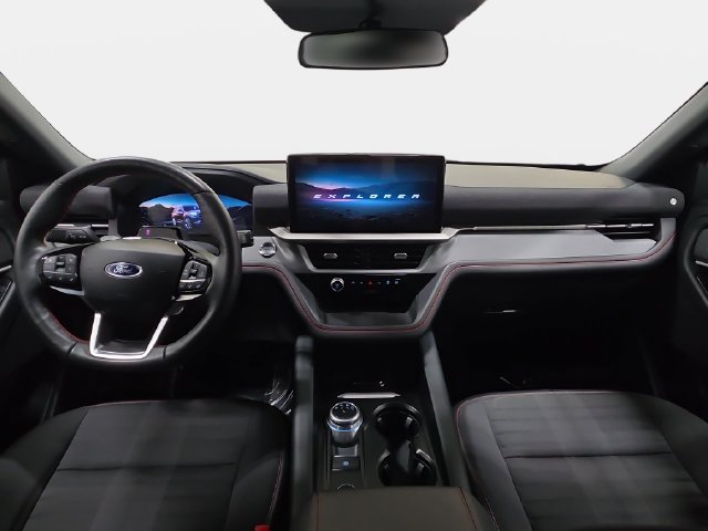 Certified 2025 Ford Explorer ST-Line AWD/4WD image 10