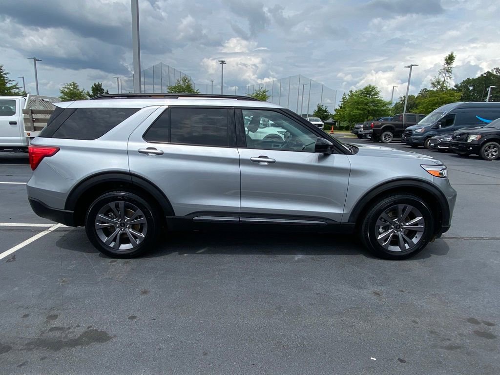 Certified 2022 Ford Explorer XLT w/ Equipment Group 202A AWD/4WD image 8