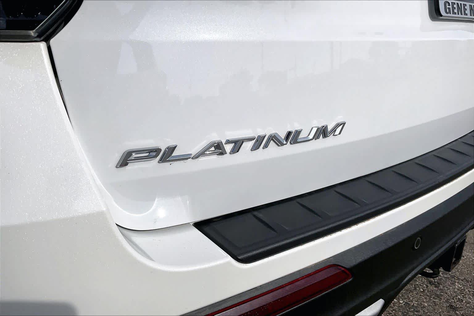 Certified 2025 Ford Explorer Platinum w/ Ultimate Package AWD/4WD image 31