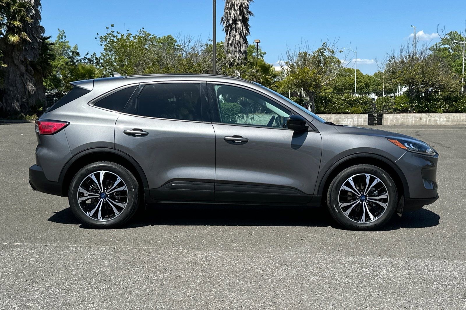 Certified 2022 Ford Escape SEL w/ SEL Stealth AWD Package image 2