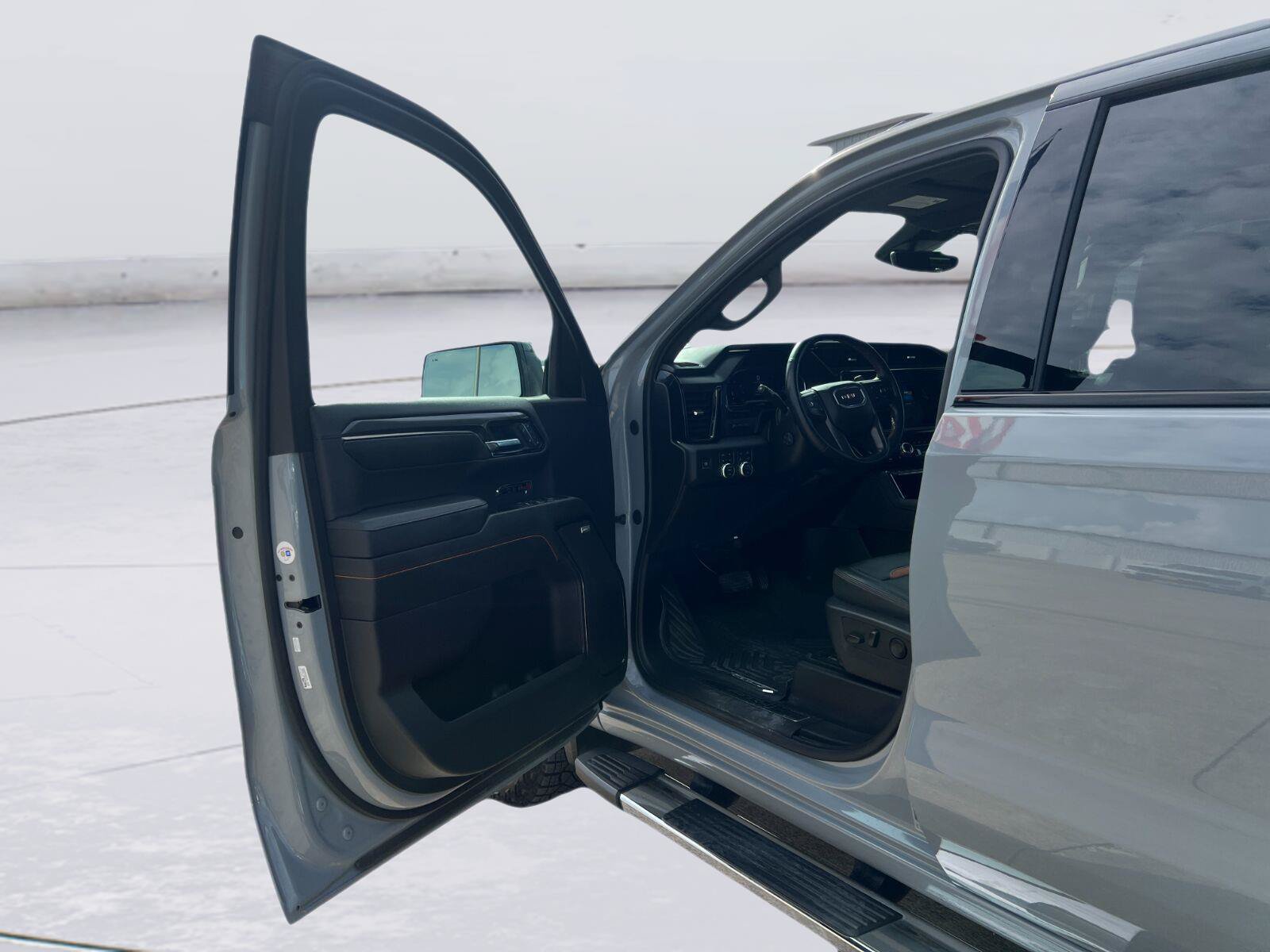 Used 2024 GMC Sierra 1500 AT4 w/ Technology Package AWD/4WD image 21