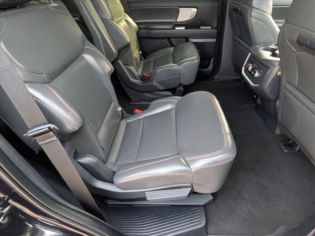 Certified 2025 Ford Expedition Active AWD/4WD image 19