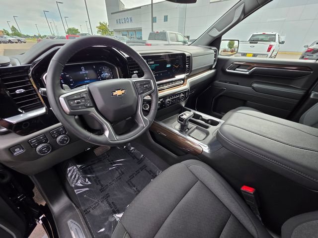 Used 2024 Chevrolet Silverado 1500 LT AWD/4WD image 19