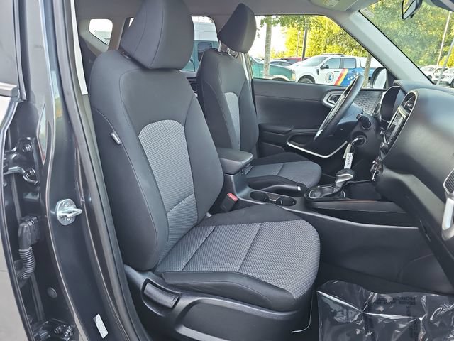 Used 2024 Kia Soul LX w/ Option Group 015 FWD image 10
