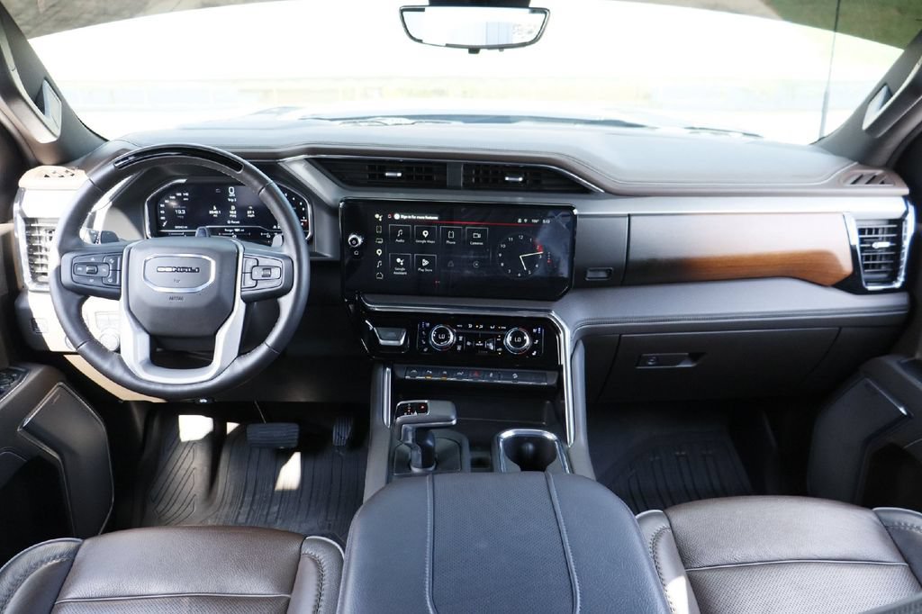 Used 2025 GMC Sierra 1500 Denali AWD/4WD image 18