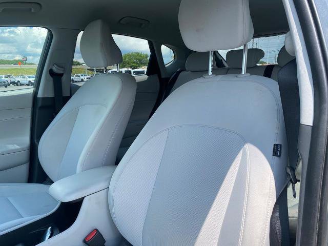 Used 2025 Hyundai Kona SEL FWD image 11
