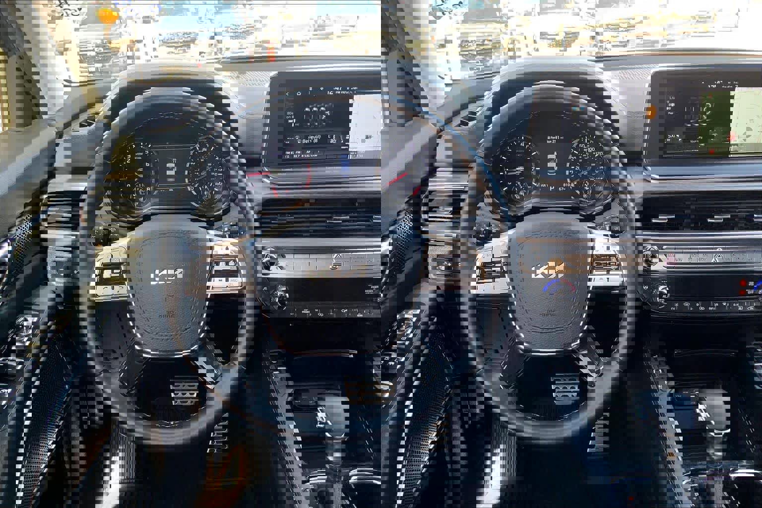 Used 2022 Kia Telluride SX w/ SX Prestige Package image 7