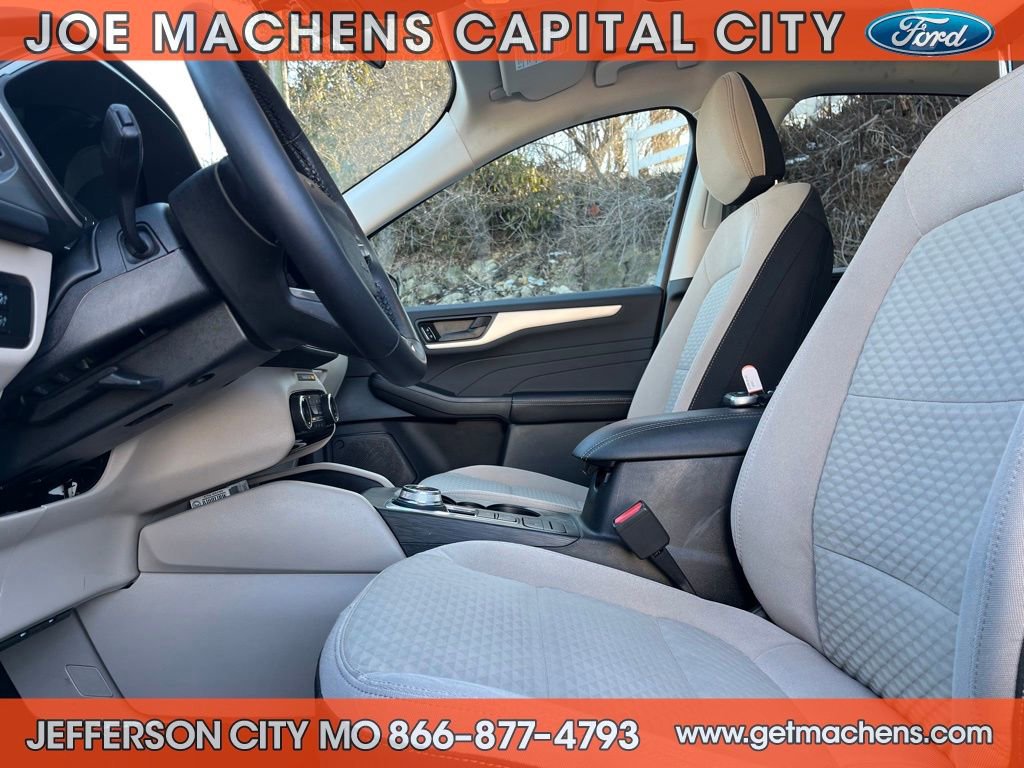 Certified 2022 Ford Escape SE w/ SE Sport Appearance Package image 19