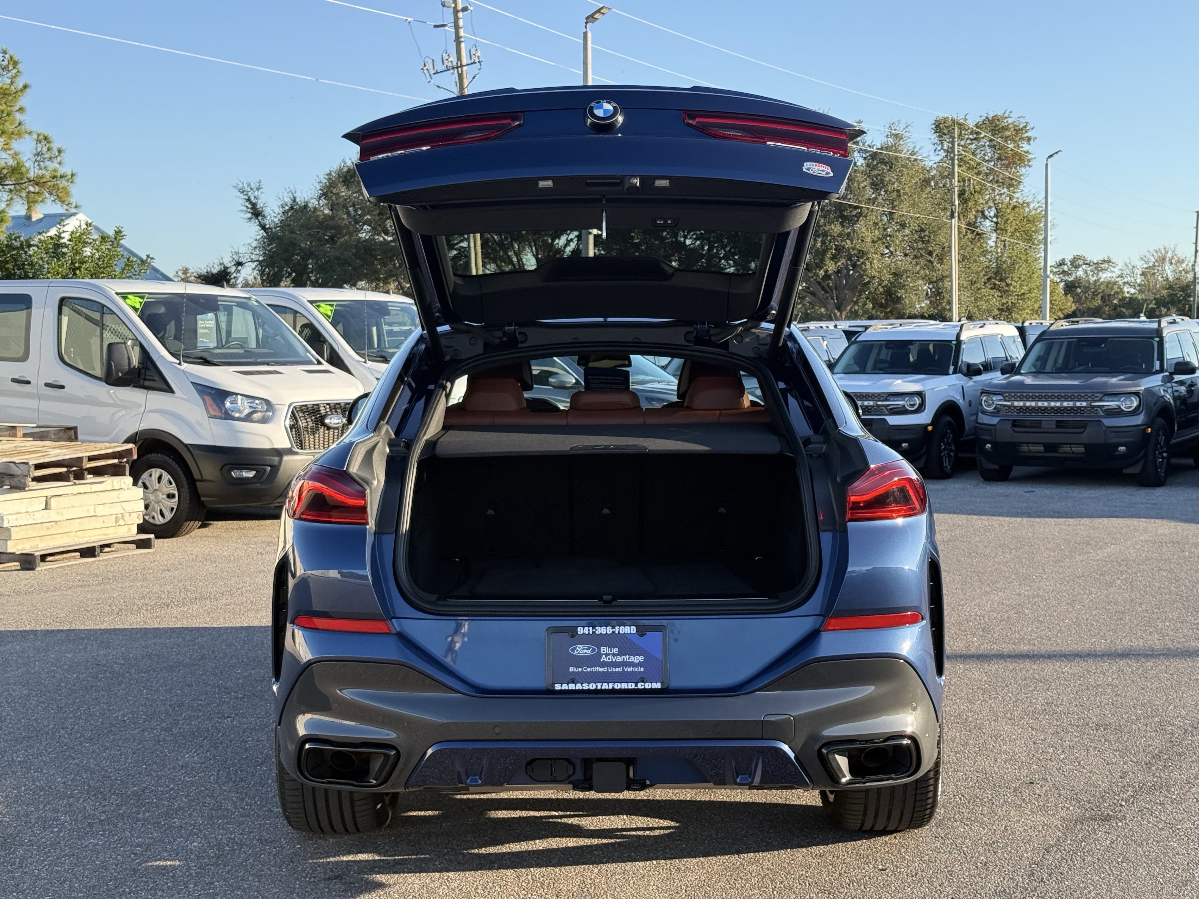 Used 2022 BMW X6 xDrive40i w/ M Sport Package image 13
