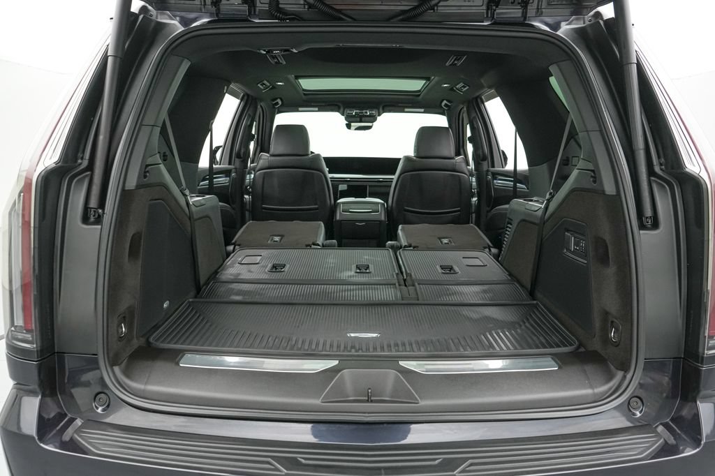 Used 2026 Cadillac Escalade Luxury w/ LPO, Radiant Package AWD/4WD image 31