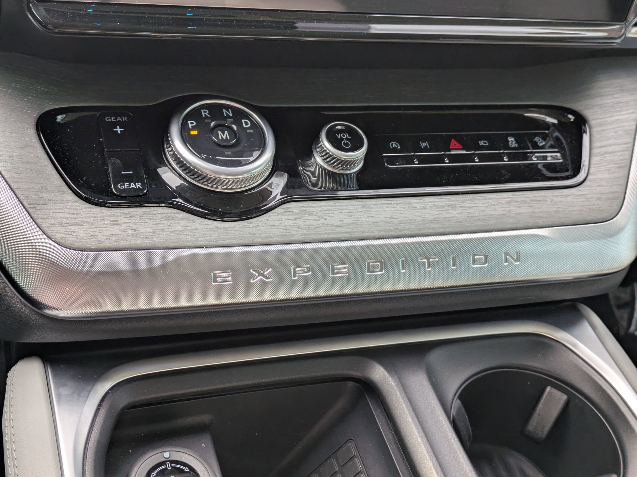 Certified 2025 Ford Expedition Platinum w/ Driver's Package image 23