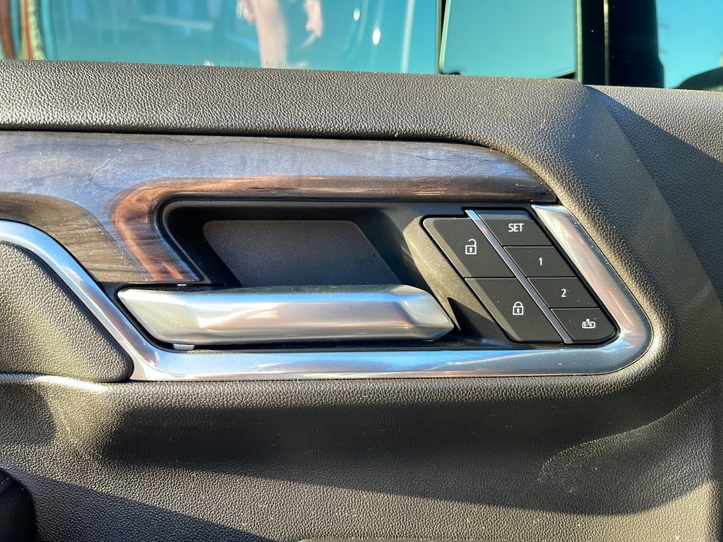 Used 2024 Chevrolet Silverado 2500 LTZ w/ LTZ Plus Package image 11