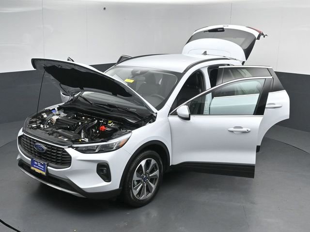 Certified 2025 Ford Escape Platinum AWD/4WD image 55