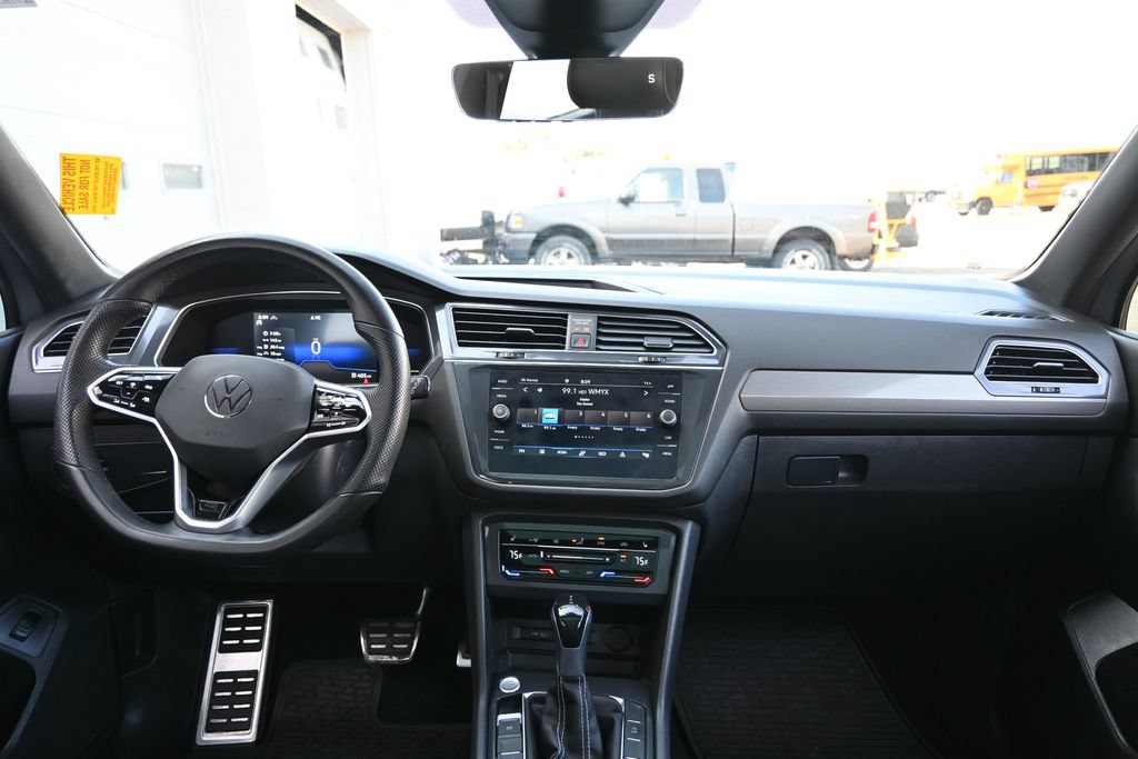 Used 2022 Volkswagen Tiguan SE R-Line AWD/4WD image 27