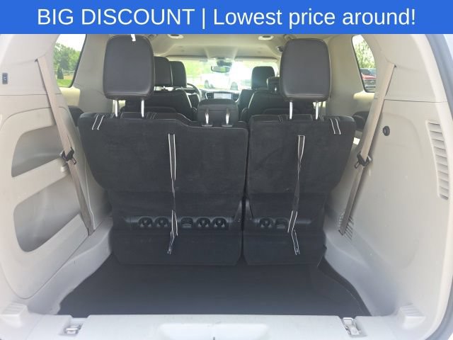 Used 2023 Chrysler Pacifica Touring-L FWD image 12