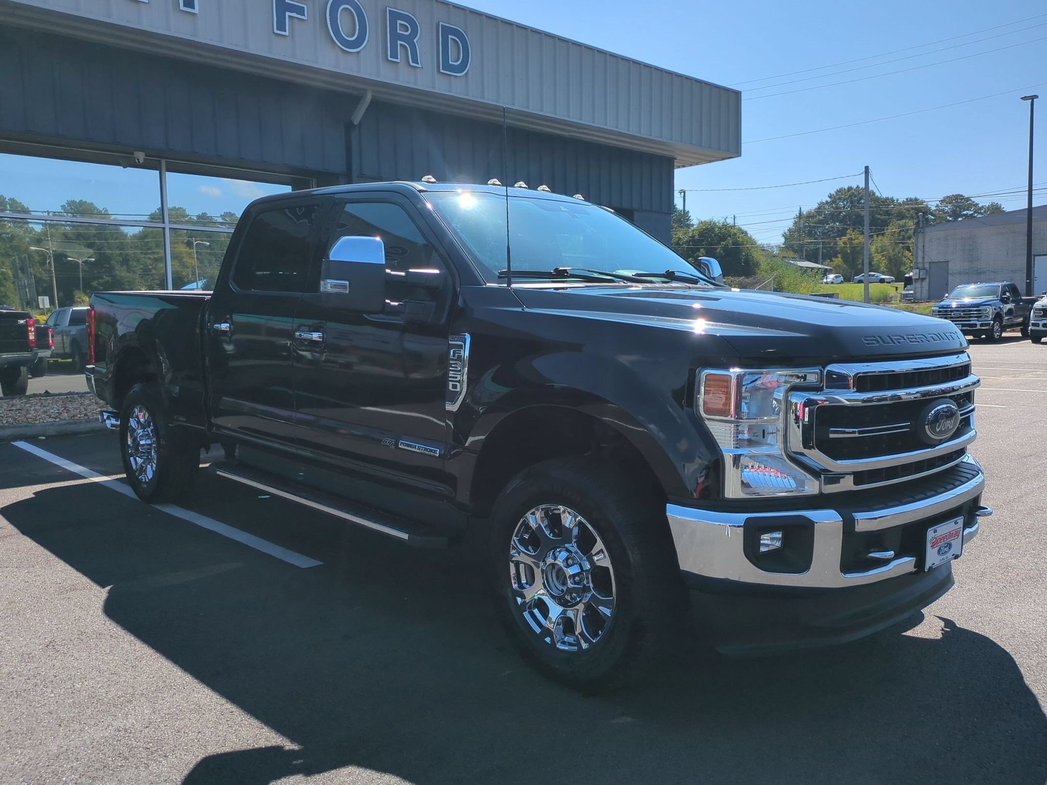 Certified 2022 Ford F350 Lariat w/ Lariat Ultimate Package AWD/4WD image 3
