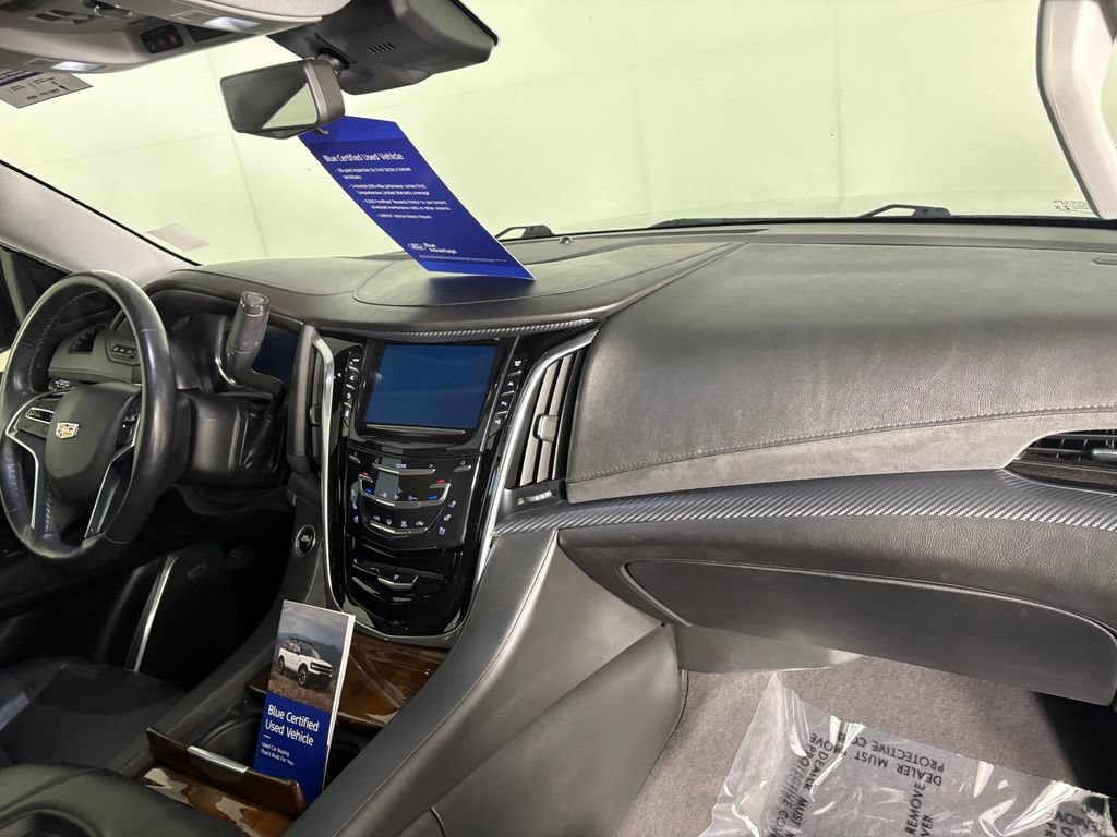 Used 2020 Cadillac Escalade Luxury AWD/4WD image 40