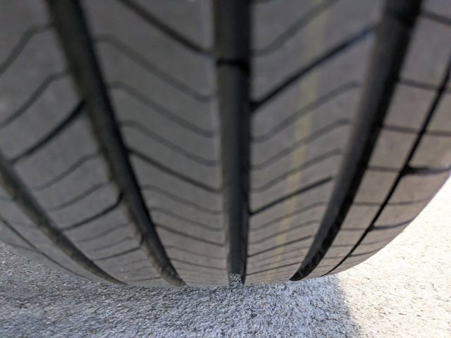 Certified 2022 Ford Escape SE w/ SE Sport Appearance Package image 11