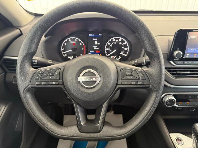 Used 2023 Nissan Altima 2.5 S FWD image 13