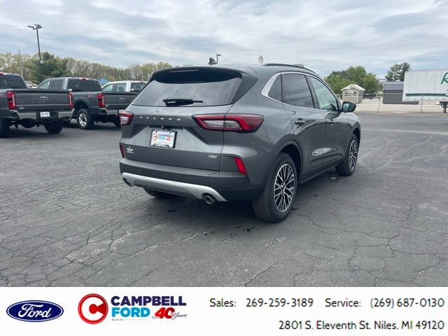 Certified 2025 Ford Escape SE FWD image 3