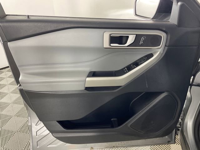 Certified 2022 Ford Explorer XLT w/ Equipment Group 202A image 17
