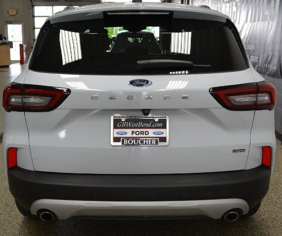 Certified 2026 Ford Escape SE FWD image 5