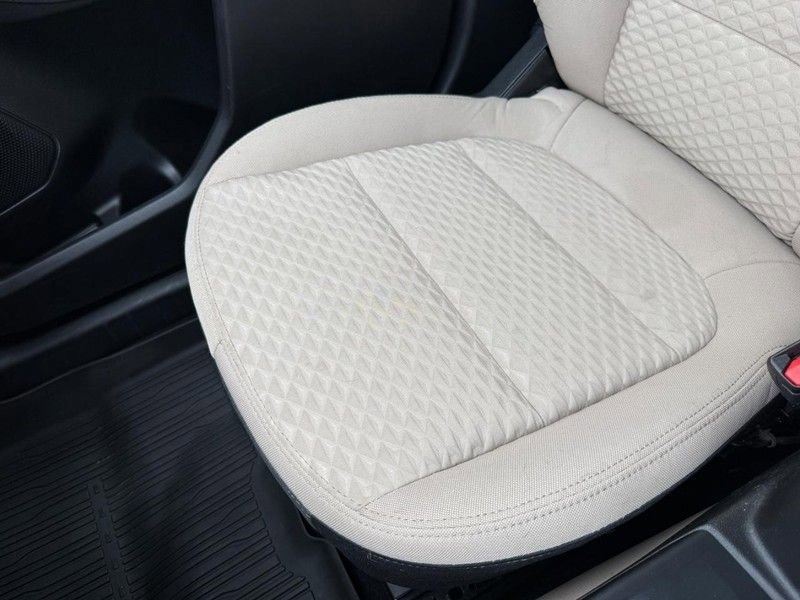 Certified 2022 Ford Escape SE w/ Cold Weather Package image 21