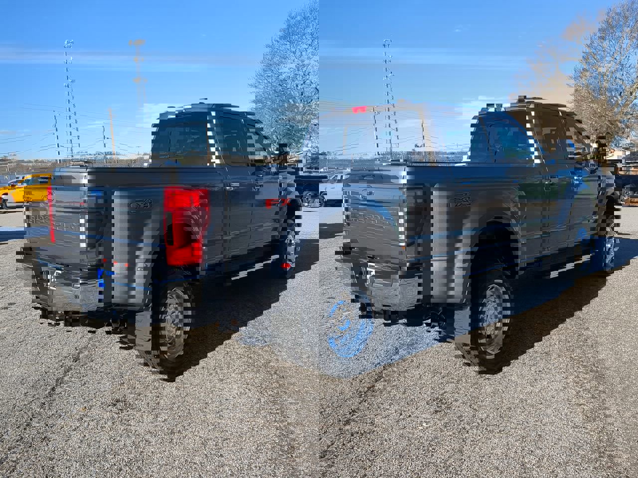 Certified 2021 Ford F450 Lariat w/ Lariat Ultimate Package image 4