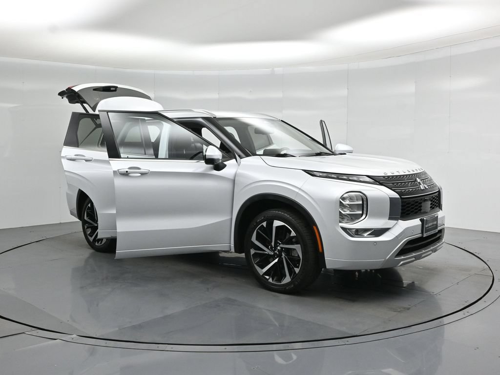 Used 2024 Mitsubishi Outlander SEL FWD image 30
