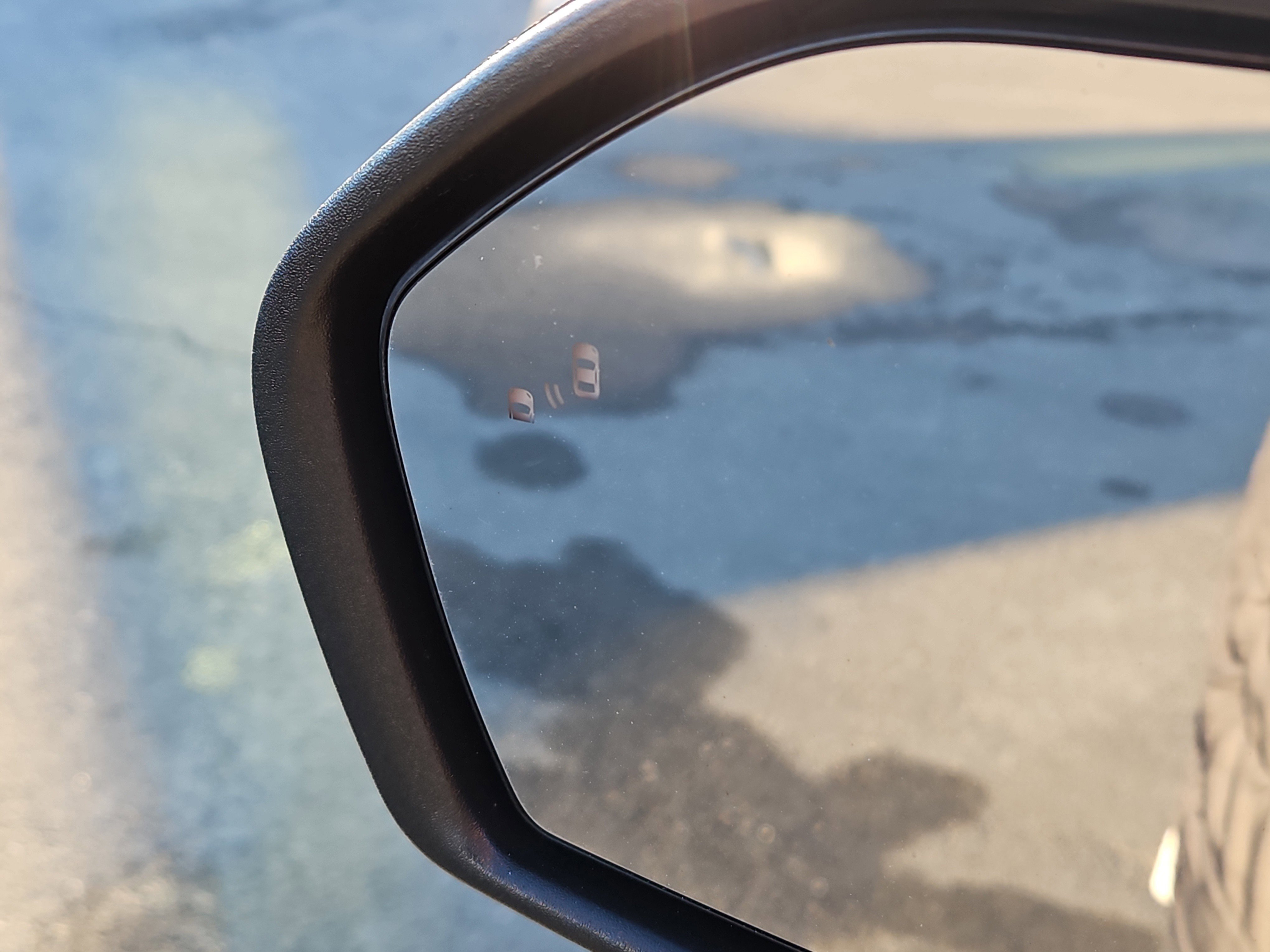 Certified 2022 Ford Explorer XLT w/ Equipment Group 202A image 22