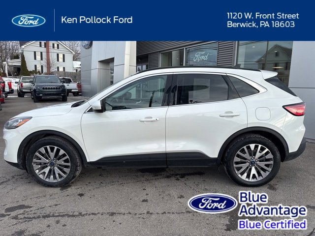 Certified 2022 Ford Escape Titanium w/ Class II Trailer Tow Package image 9