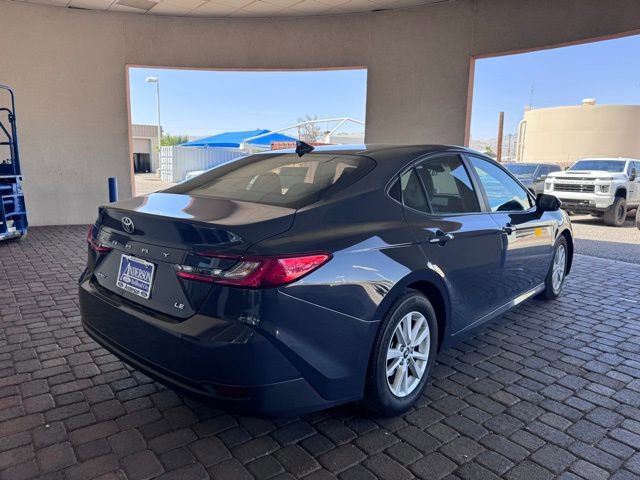 Used 2025 Toyota Camry LE FWD image 5