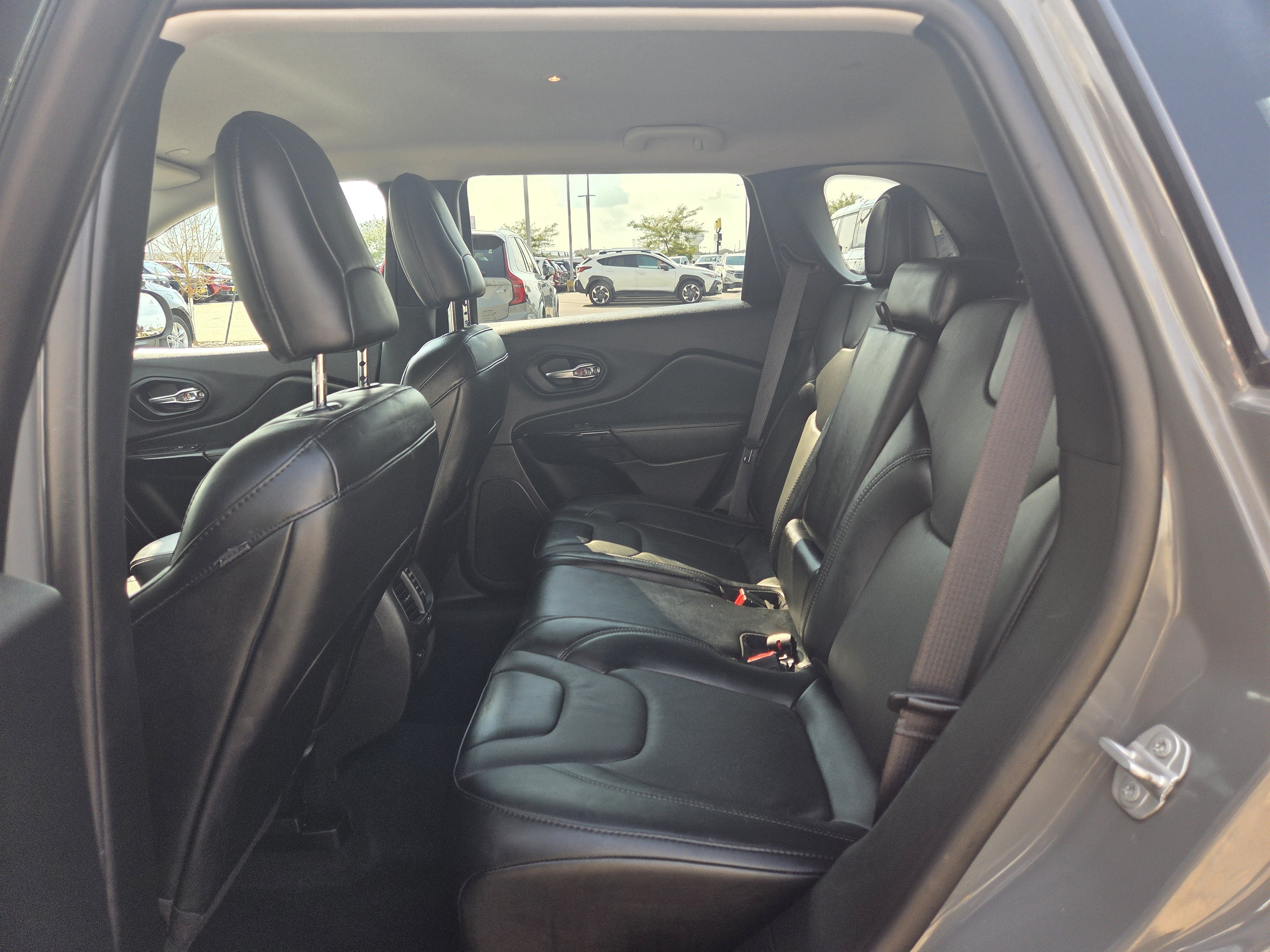 Used 2023 Jeep Cherokee Altitude Lux AWD/4WD image 21