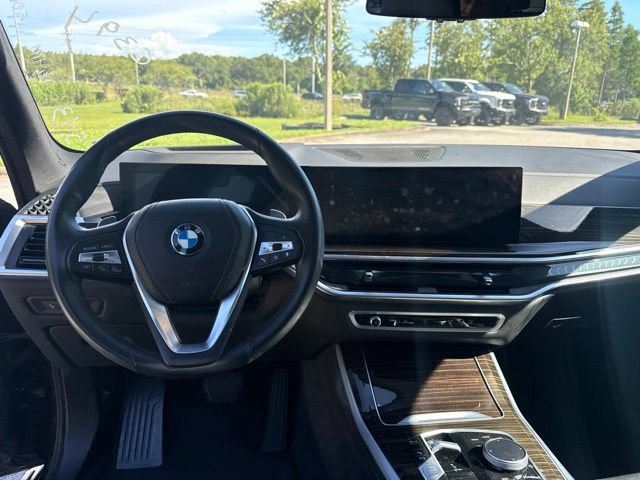 Used 2025 BMW X5 xDrive50e AWD/4WD image 12