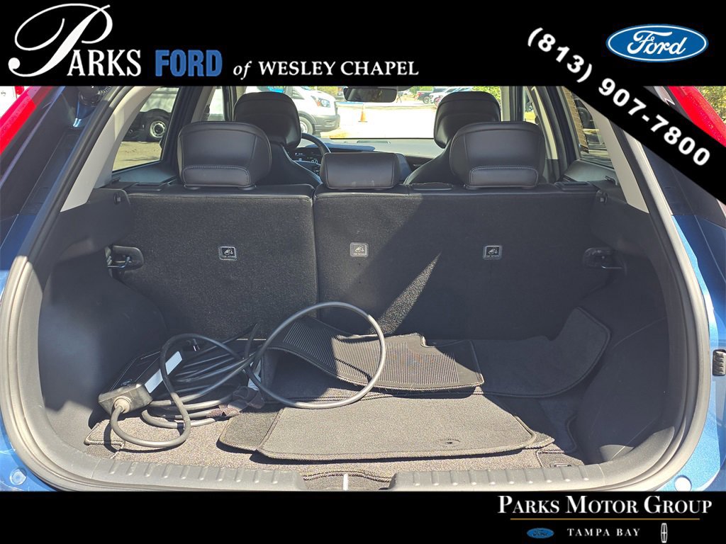 Used 2023 Kia Niro SX Touring image 8