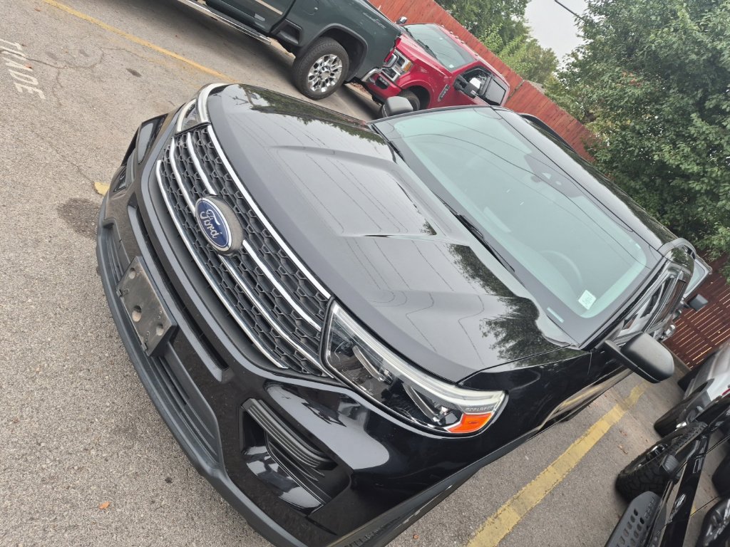 Certified 2022 Ford Explorer XLT RWD image 3
