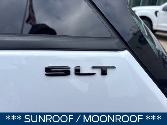 Used 2024 GMC Terrain SLT w/ Infotainment Package II AWD/4WD image 10