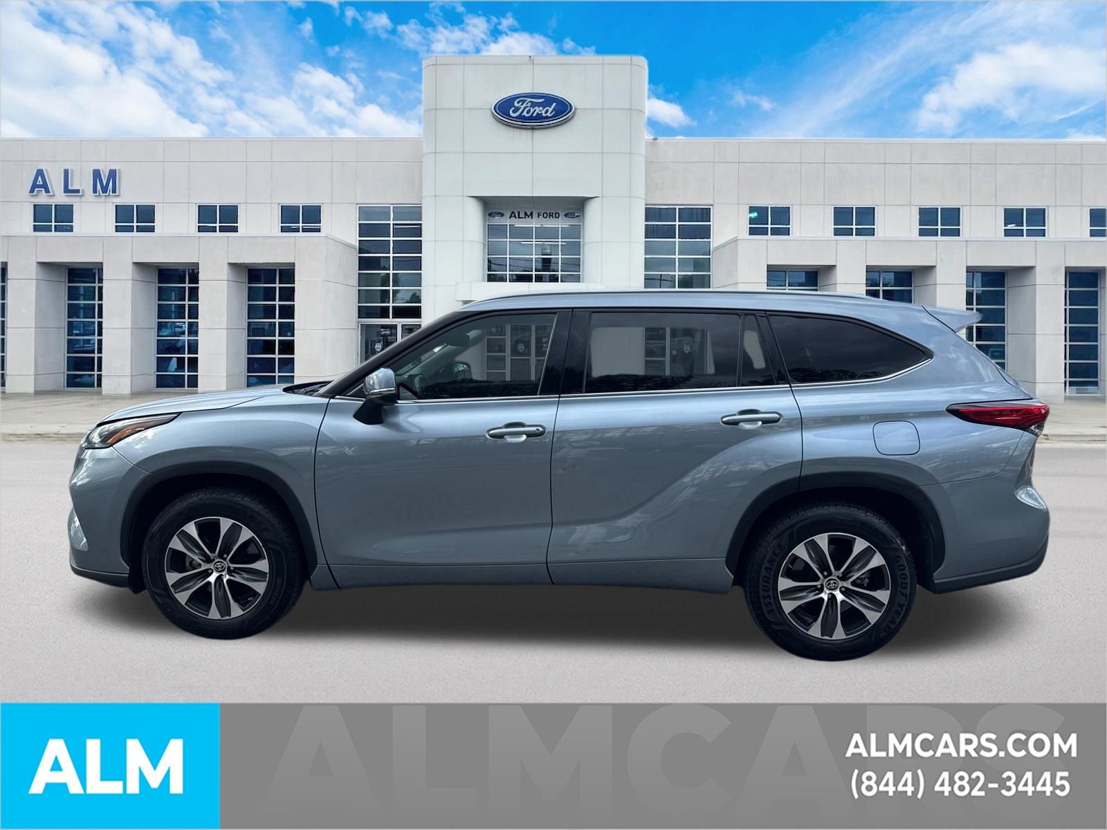 Used 2021 Toyota Highlander XLE image 9