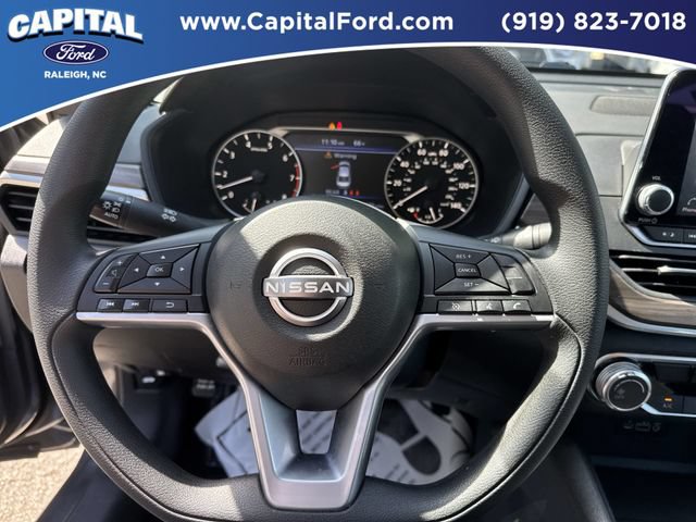 Used 2025 Nissan Altima 2.5 SV FWD image 24