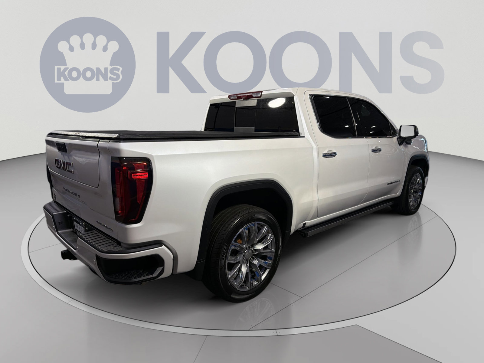 Used 2025 GMC Sierra 1500 Denali w/ Denali Reserve Package AWD/4WD image 7