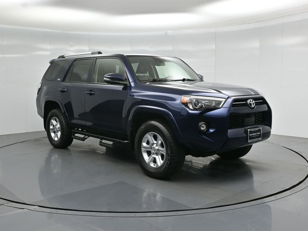 Used 2022 Toyota 4Runner SR5 Premium w/ Moonroof Package AWD/4WD image 7
