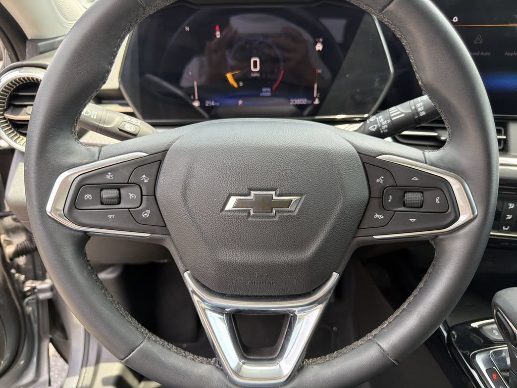 Used 2025 Chevrolet Trax ACTIV w/ Sunroof Package FWD image 13