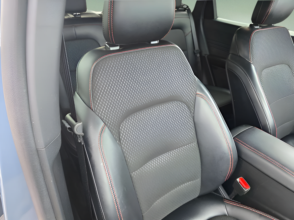 Certified 2025 Ford Escape ST-Line Select AWD/4WD image 34
