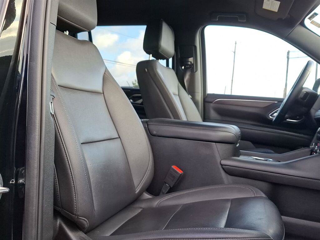 Used 2024 Chevrolet Suburban LT AWD/4WD image 32