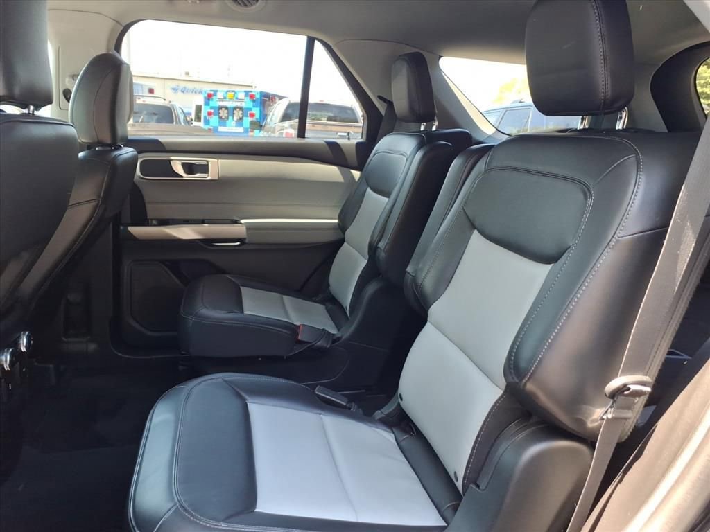 Certified 2023 Ford Explorer XLT w/ Equipment Group 202A AWD/4WD image 16