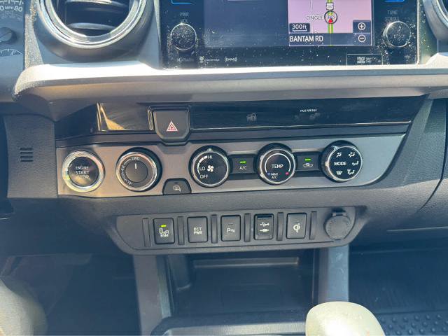 Used 2018 Toyota Tacoma TRD Off-Road w/ Technology Package AWD/4WD image 20