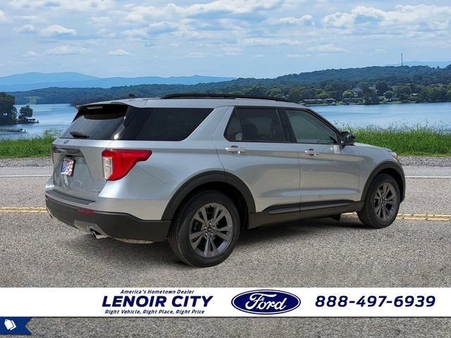 Certified 2023 Ford Explorer XLT w/ Equipment Group 202A AWD/4WD image 3